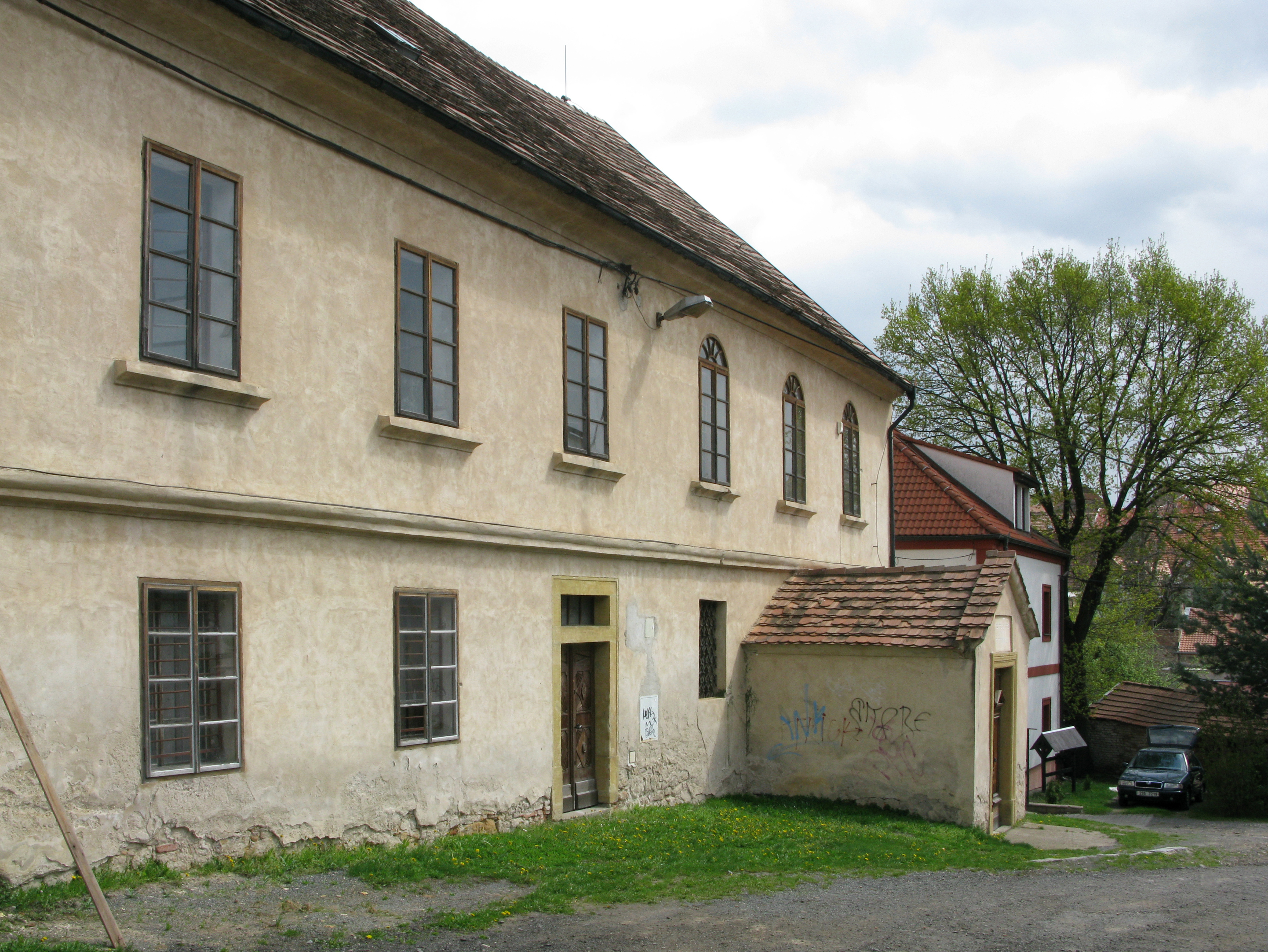 brandys_synagoga_a_rabinsky_dum