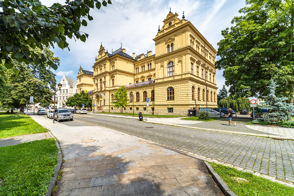 Stálá přírodovědná, archeologická a národopisná expozice v historické budově Jihočeského muzea v Českých Budějovicích