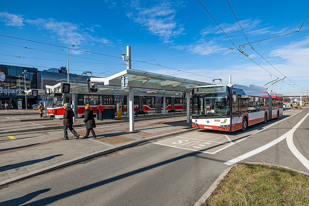 Nákup kloubových nízkopodlažních trolejbusů