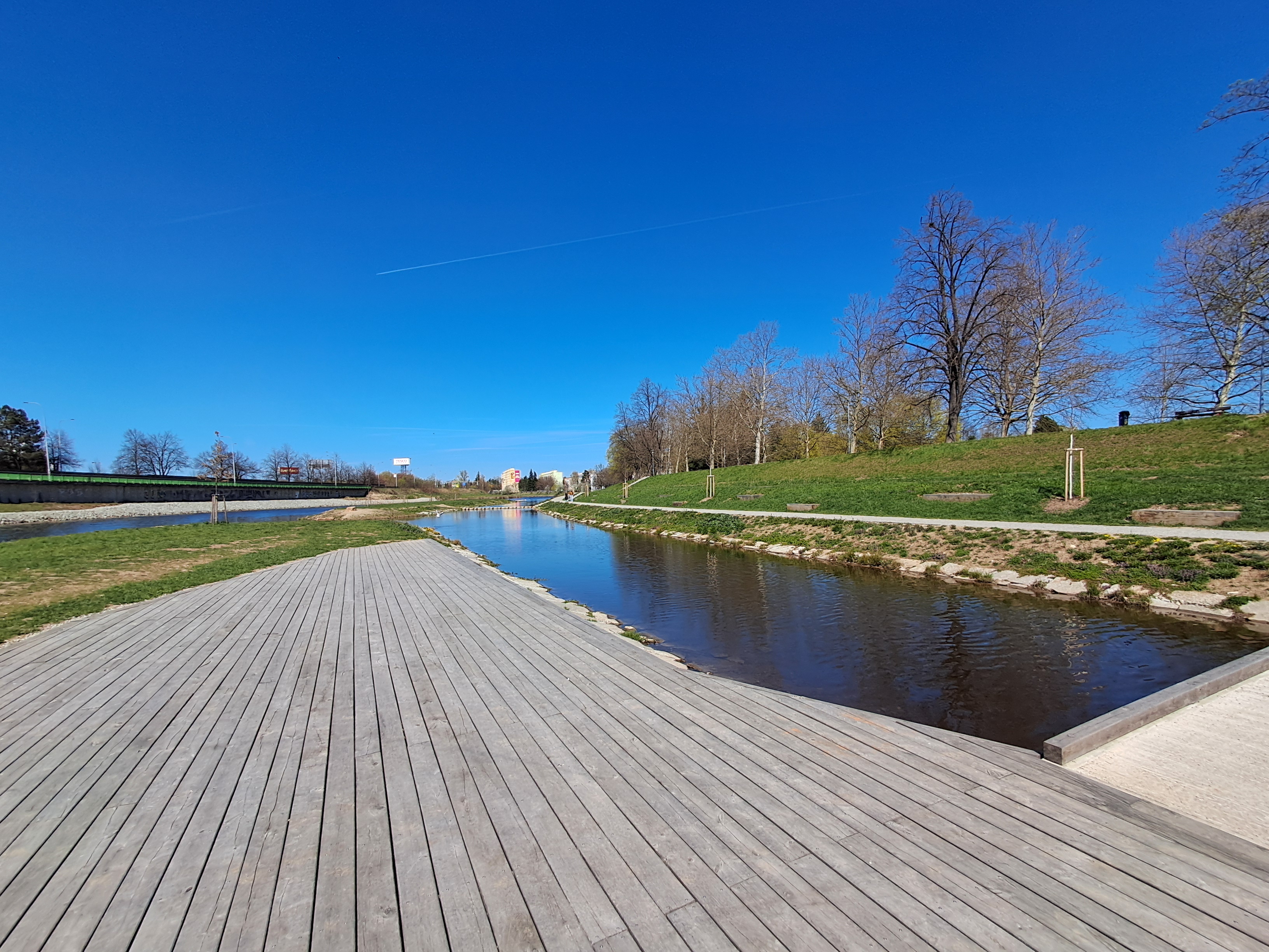 Sluneční ostrov - Jiráskovo nábřeží, České Budějovice
